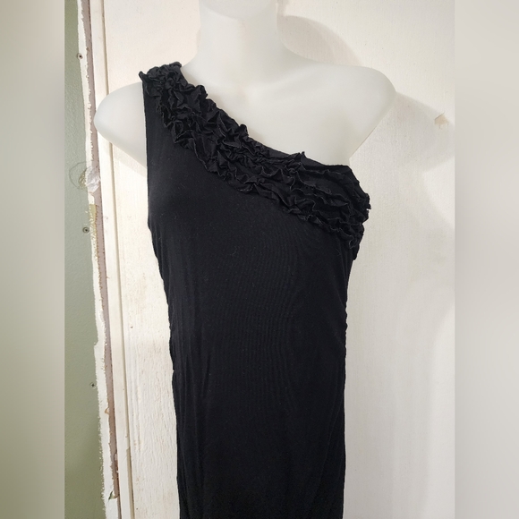 Super cute Kismet LBD! Sz Med, off the shoulder, in like new condition. - Picture 1 of 5